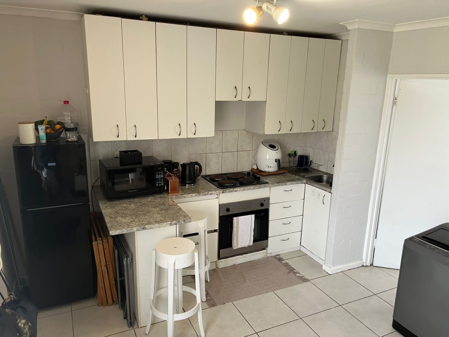 To Let 1 Bedroom Property for Rent in Table View Western Cape